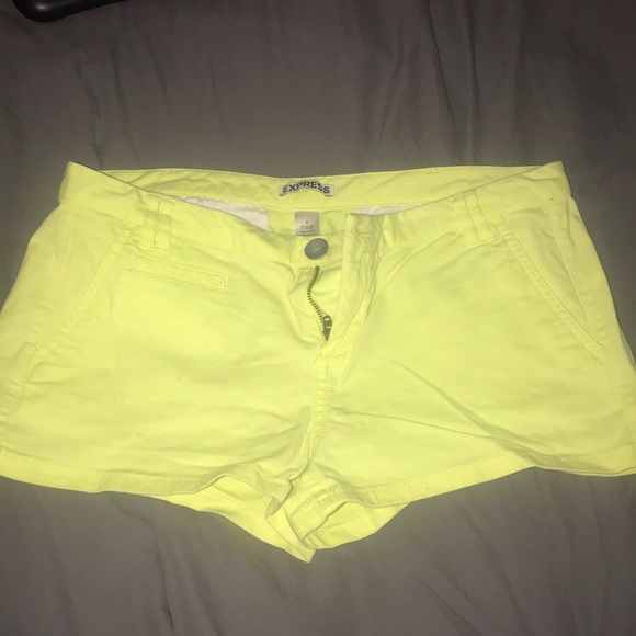 Express Pants - Express yellow shorts Express Pants - Express yellow shorts